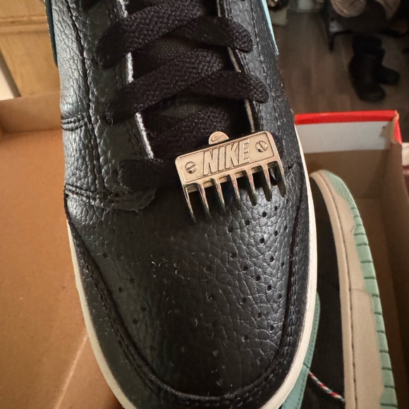 Nike Dunk Low GS (GS) Youth Size 7 - Picture 2 of 7